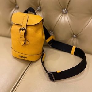 Coach Yellow leather versatile crossbody backpack